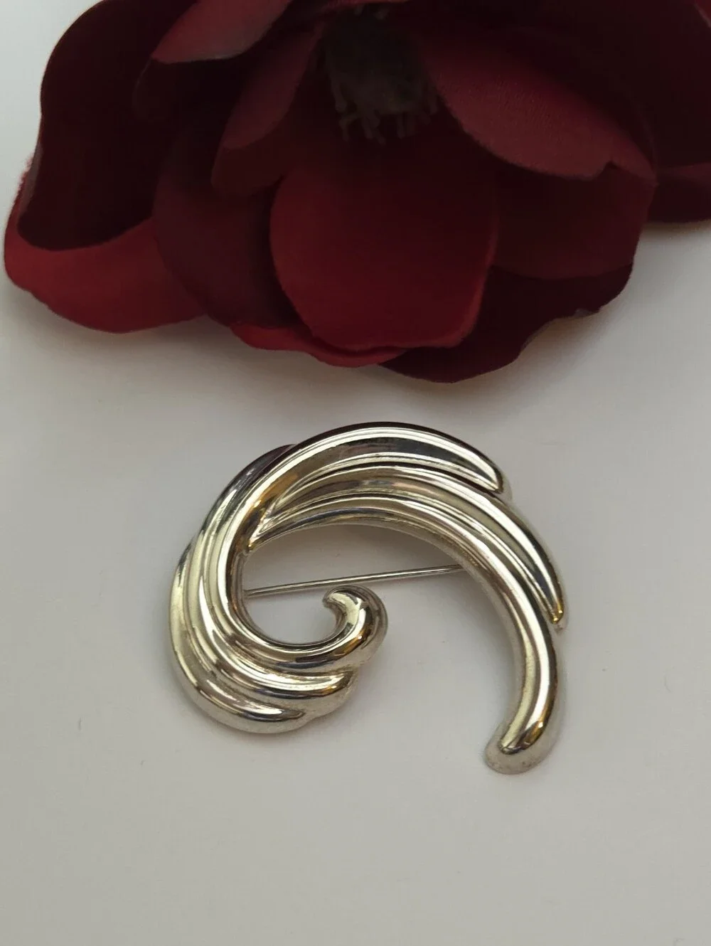 Vintage Silver Plated Art Nouveau Half Swirl Wave Brooch